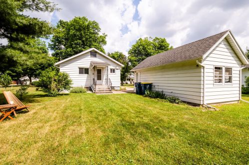 317 Cayuga St, Glendora MI  49107-1103 exterior