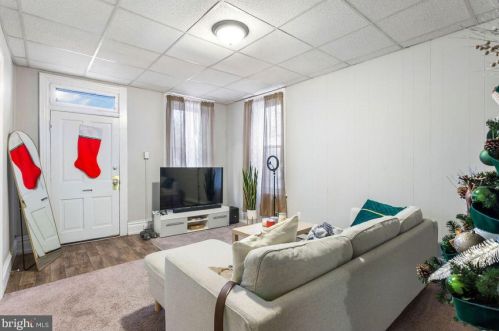 128 High St, Hanover PA 17331-3922 exterior