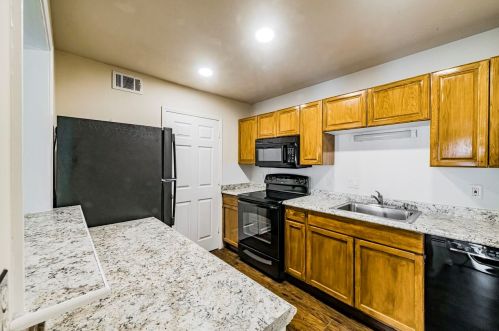 1464 Br Dr, Tucker GA 30084-1278 exterior