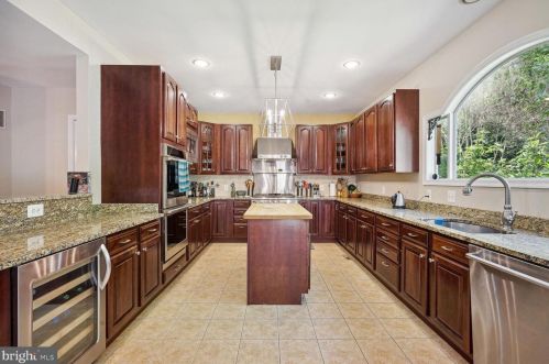 13000 Evanston St, Rockville MD  20853-3027 exterior