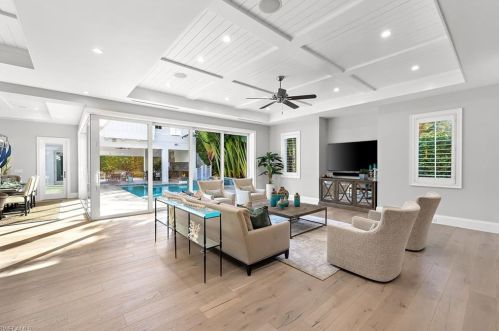 730 6 Ave, Naples FL 34120-4946 exterior