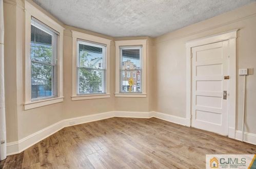 244 Hamilton St, New Brunswick NJ 08901-2206 exterior