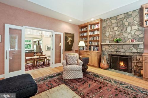 1926 Massachusetts Ave, Mc Lean VA 22101-4907 exterior