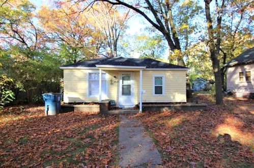 71 Cres Ave, Meskegon MI 49444-3066 exterior