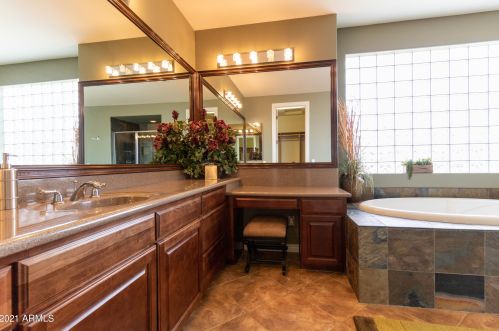 1899 Kaibab Dr, Chandler AZ  85249-3366 exterior