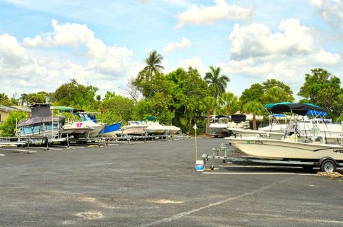 13 Crk Cir, Naples FL 34114-8238 exterior