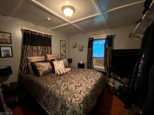 1 Spruce St, Dover NJ 07803-2430 exterior