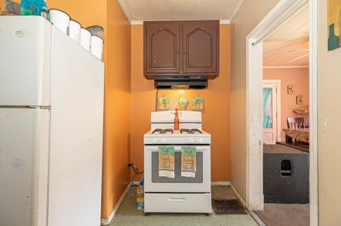 102 Chapel St, Waukegan IL 60085-5410 exterior