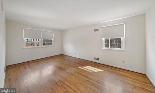 9924 Bedfordshire Ct, Rockville MD 20854-2015 exterior