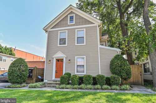 407 Raymond Ave, Alexandria, VA 22301-1039