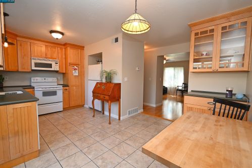 3565 Northwood Dr, Concord CA  94520-4575 exterior