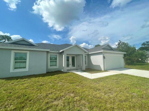 742 Fairhaven Dr, Fort Pierce FL  34983-1080 exterior