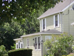 198 River St, Newton MA  02465-1430 exterior
