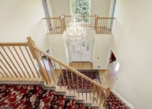 37 Tall Timber Dr, Morristown NJ 07960-2619 exterior