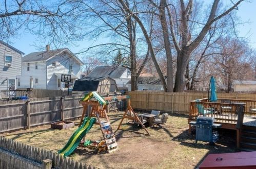 77 Laurence St, Springfield MA 01104-2609 exterior