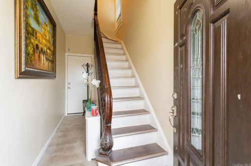 216 6th Ave, Mount Vernon NY 10550-1119 exterior