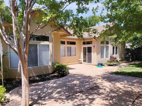 3999 Meadow Wood Dr, Folsom CA  95762-7546 exterior