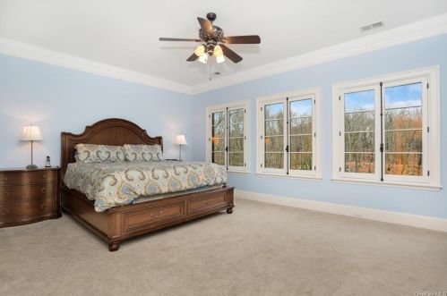 29 Sarles St, Armonk NY 10504-1230 exterior