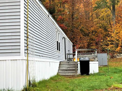 369 Emerald Dr, Barrington, NH 03825-5171