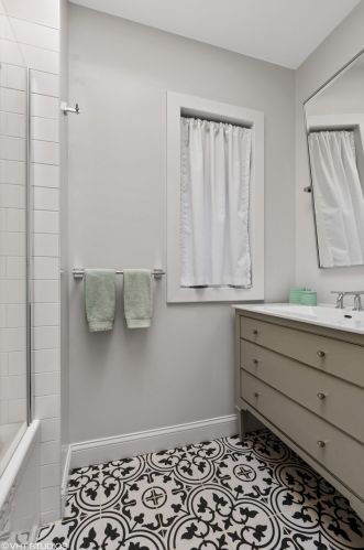 1429 Norwood St, Chicago IL 60660-2207 exterior