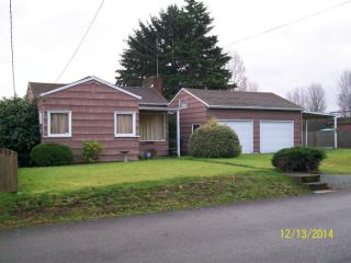 9018 4 Ave, Seattle WA  98146-2271 exterior