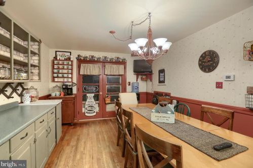 1918 Northbrook Dr, Lancaster PA 17601-4916 exterior