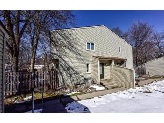 1525 Greenwood Ct, Saint Paul, MN 55122-1306