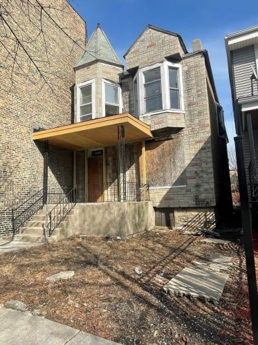 6605 Maryland Ave, Chicago, IL 60637-4211