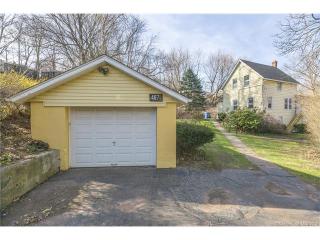 467 Colony St, Meriden CT  06451-2214 exterior