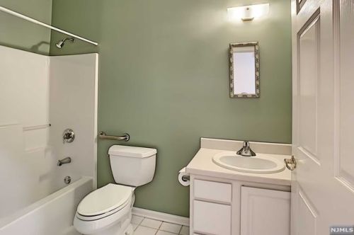 303 Cleveland Ln, Rockaway NJ 07866-5803 exterior