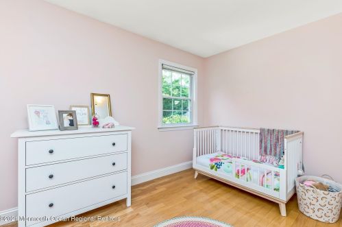 182 Beechwood Dr, Red Bank NJ 07702 exterior