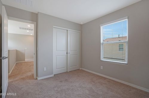 8029 Albeniz Pl, Phoenix AZ  85043 exterior