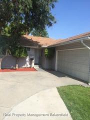 1008 Paloma St, Bakersfield CA  93304-4237 exterior