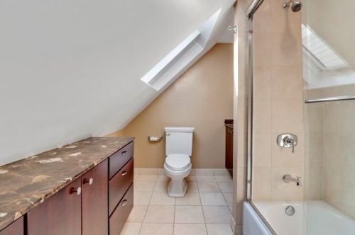 3056 Hoyne Ave, Chicago IL 60643-1121 exterior