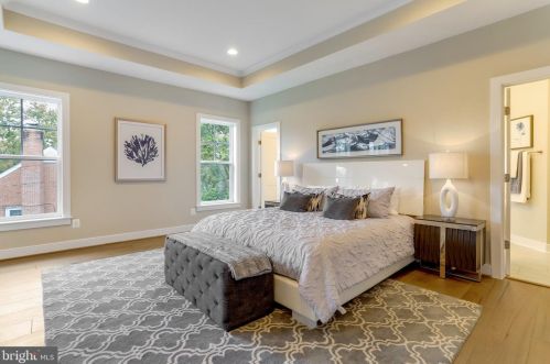 920 Darton Dr, Alexandria VA 22308-2021 exterior