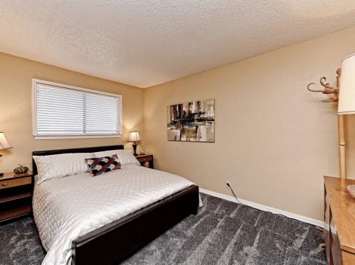 1849 Coronado Hl Dr, Austin TX 78752-2116 exterior