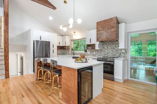 3904 Gladney Dr, Atlanta GA  30340-4618 exterior