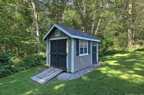 30 Ida Ave, Derby CT 06418-2322 exterior