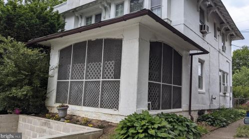 12 Mowry St, Chester, PA 19013-5022