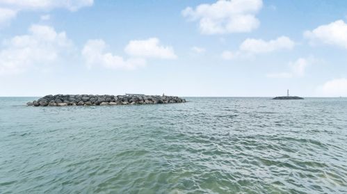 7423 Sheridan Rd, Chicago IL  60626-2011 exterior