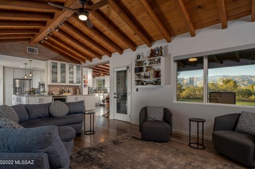 8305 Pima St, Tucson AZ  85715-5219 exterior