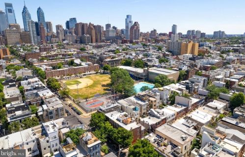 807 18 St, Philadelphia PA 19130-1502 exterior