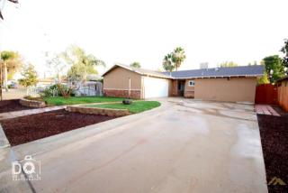 10401 Glenn St, Bakersfield CA  93312-2770 exterior