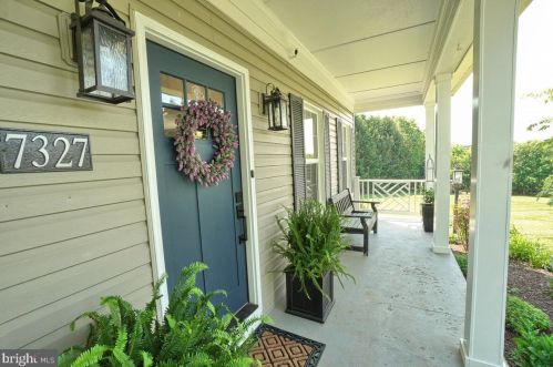 7327 Coventry Dr, Middletown MD 21769-6636 exterior