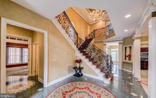 1365 Northwyck Ct, Mc Lean VA  22102-2614 exterior