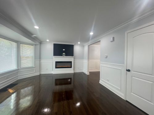 8739 Merrill Ave, Chicago, IL 60617-3034