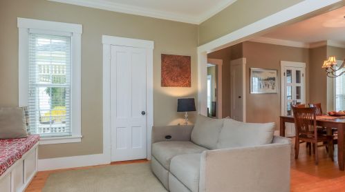 20 Tahanto St, Concord NH 03301-3833 exterior