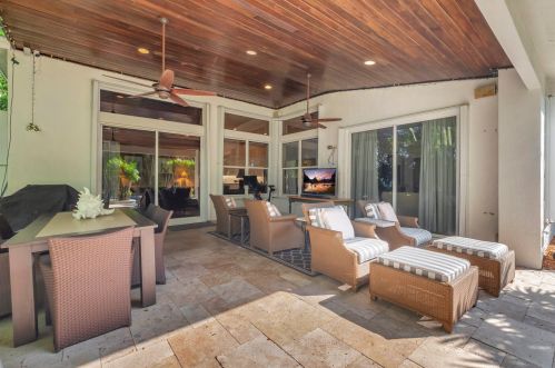 52 Lk Eden Dr, Boynton Beach FL 33435-8666 exterior