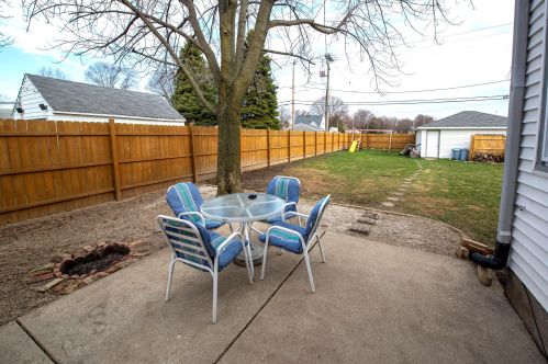 8442 Montana Ave, Milwaukee WI 53227-3357 exterior