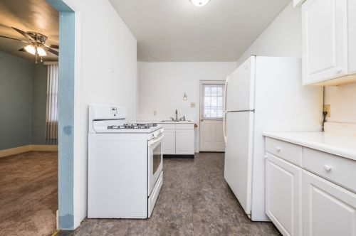 1626 Leolyn St, Pittsburgh PA  15210-3939 exterior